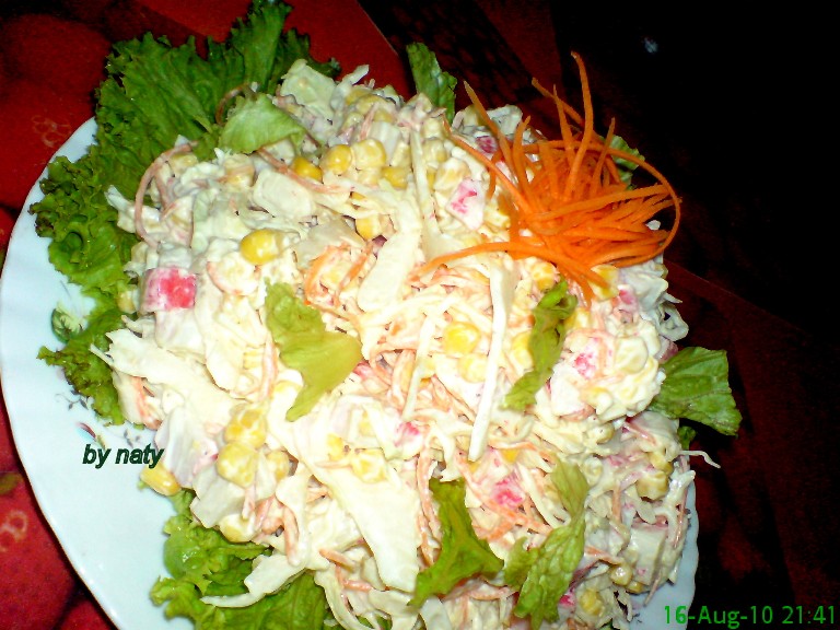 Salata de surimi cu legume