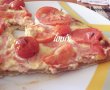 Pizza cu mozzarella, branza de capra si sos de busuioc-2