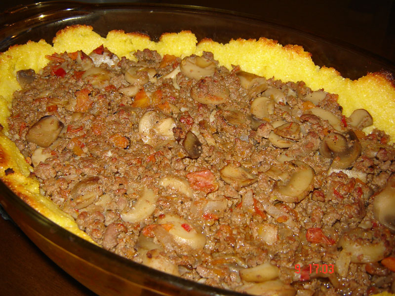 Carne tocata in cuib de mamaliga