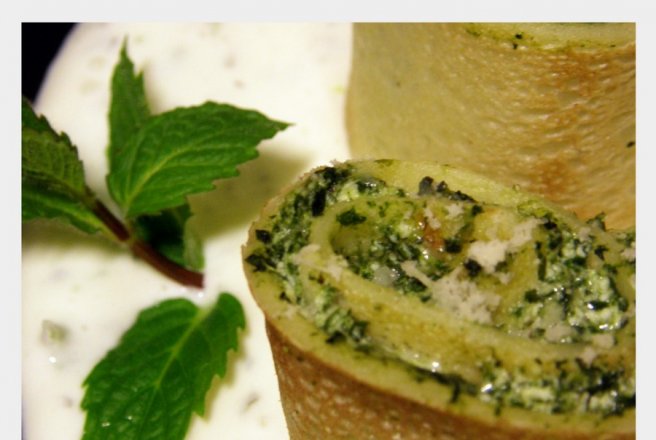 Clatite cu spanac (Crespelle di spinaci) in sos de iaurt cu menta