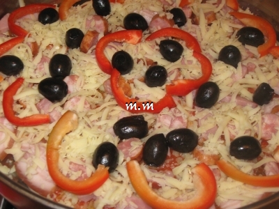 Pizza cu blat crocant