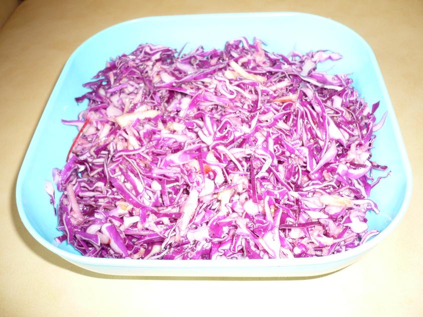 Salata de varza rosie