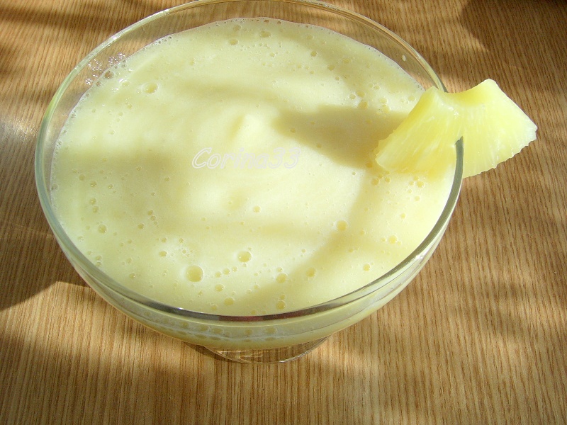 Smoothie cu ananas