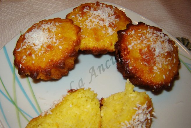 Muffins cu portocala si nuca de cocos