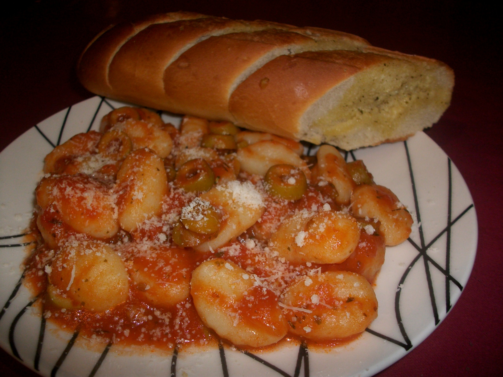 Gnocchi cu sos de masline si parmezan