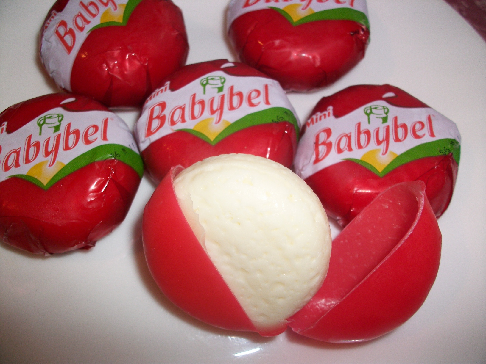 Rulouri cu somon si Babybel(cascaval)