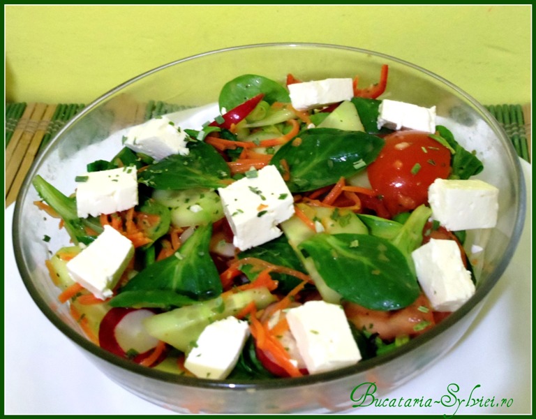 Salata de cruditati cu feta