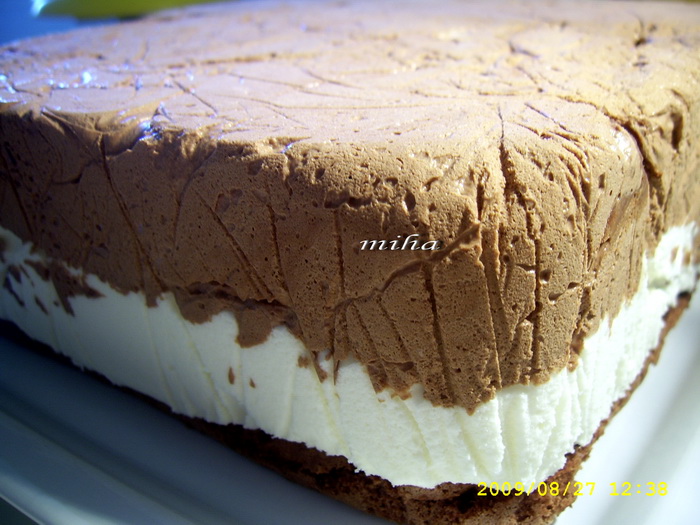 Tort cu mousse de ciocolata si menta