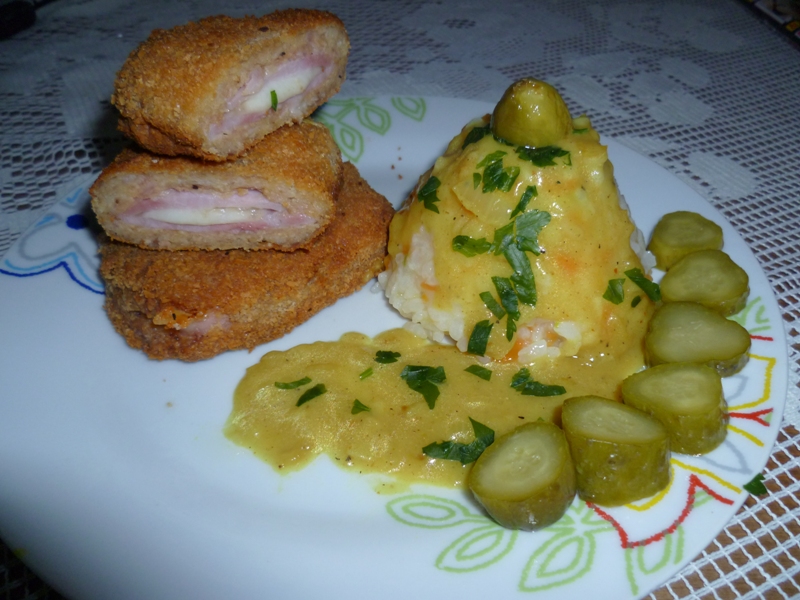 Cordon bleu  cu orez in sos de curry