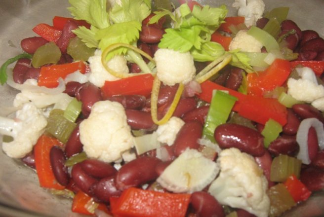 Salata de fasole rosie