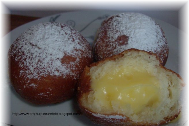 Krapfen cu crema pasticcera