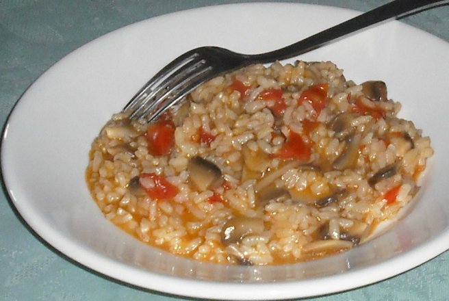 Pilaf cu ciuperci si rosii cherry