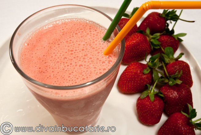 Smoothie de capsune