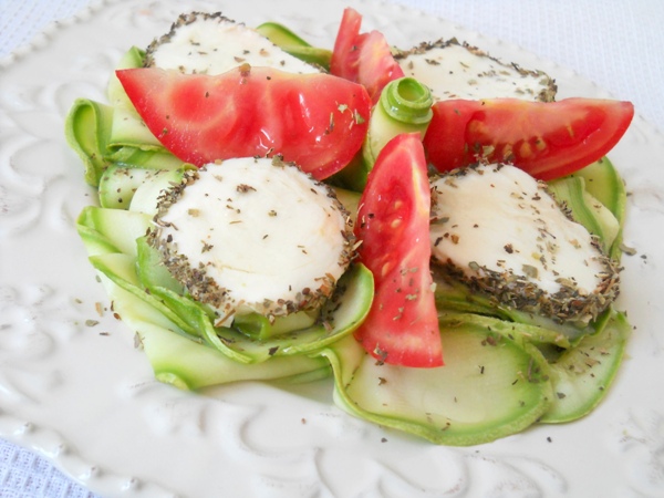 Salata de dovlecei cu mozzarella