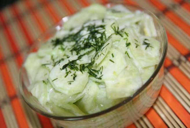 Salata de castraveti cu kefir