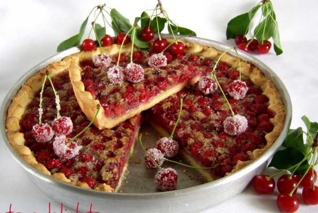 Tarta cu visine si crema frangipane