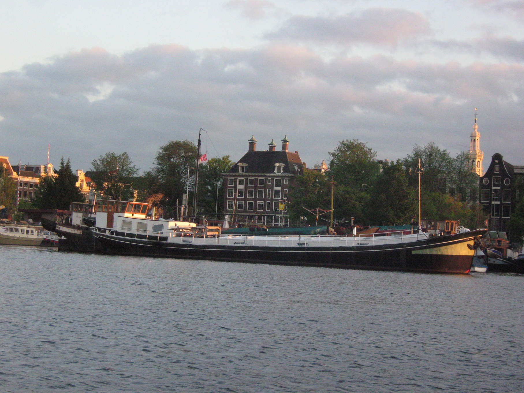 Croaziera cu cina la lumina lumanarilor pe raul Amsteel-Amsterdam