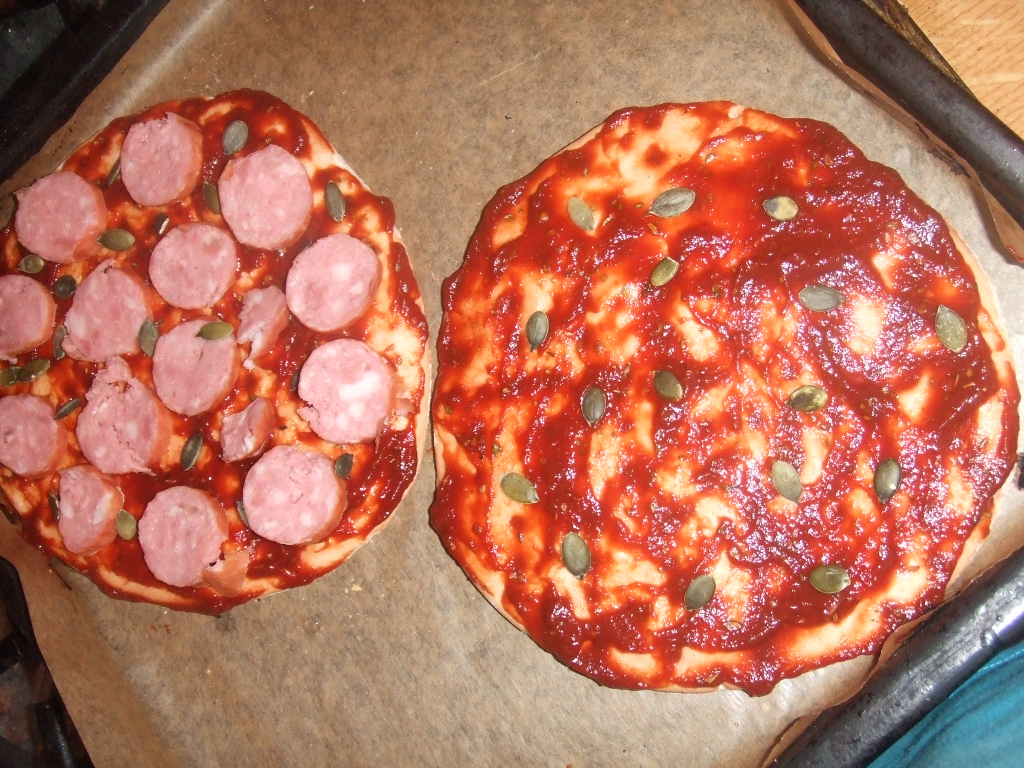 Pizza Salami cu seminte de dovleac