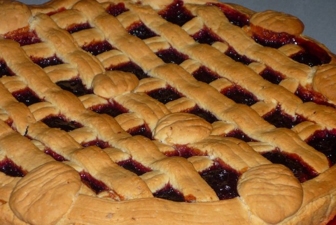 Tarta Linzer cu gem de prune