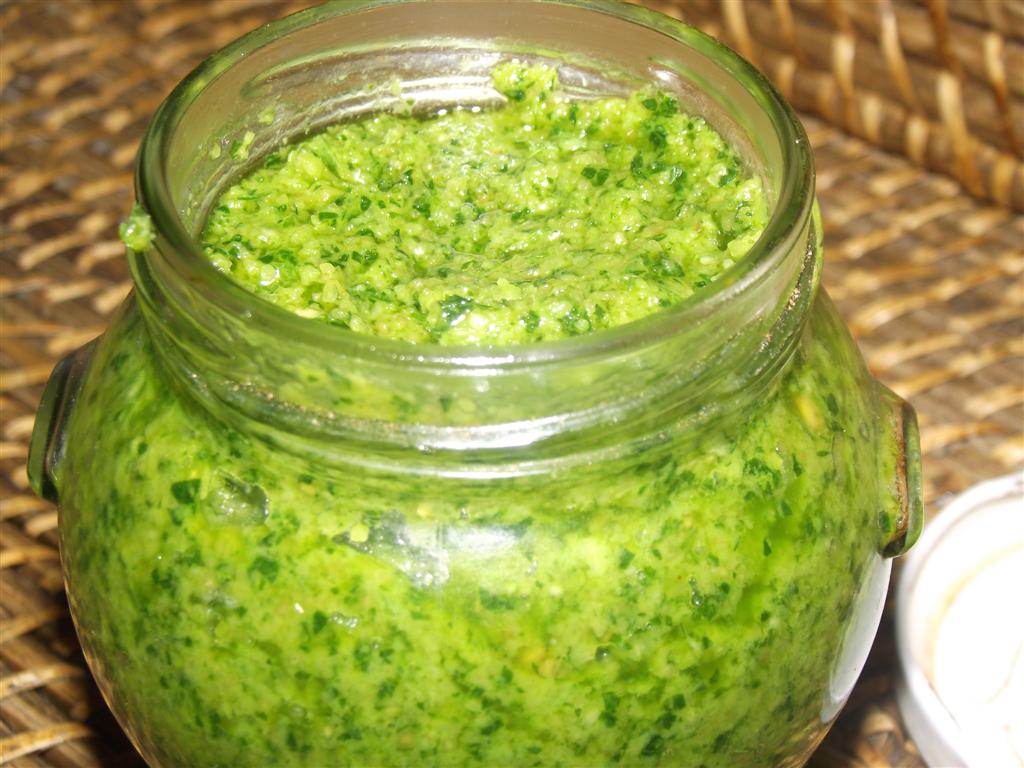 Pesto de pătrunjel