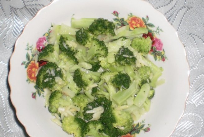 Salata cu broccoli