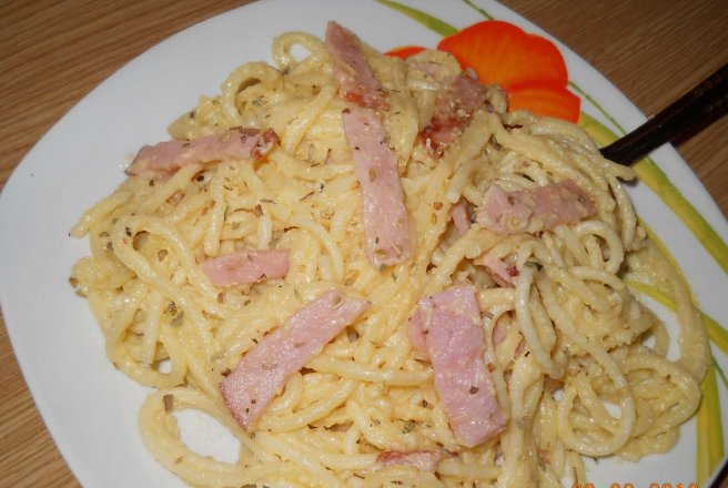 Spaghete carbonara, reţetă cu smantana