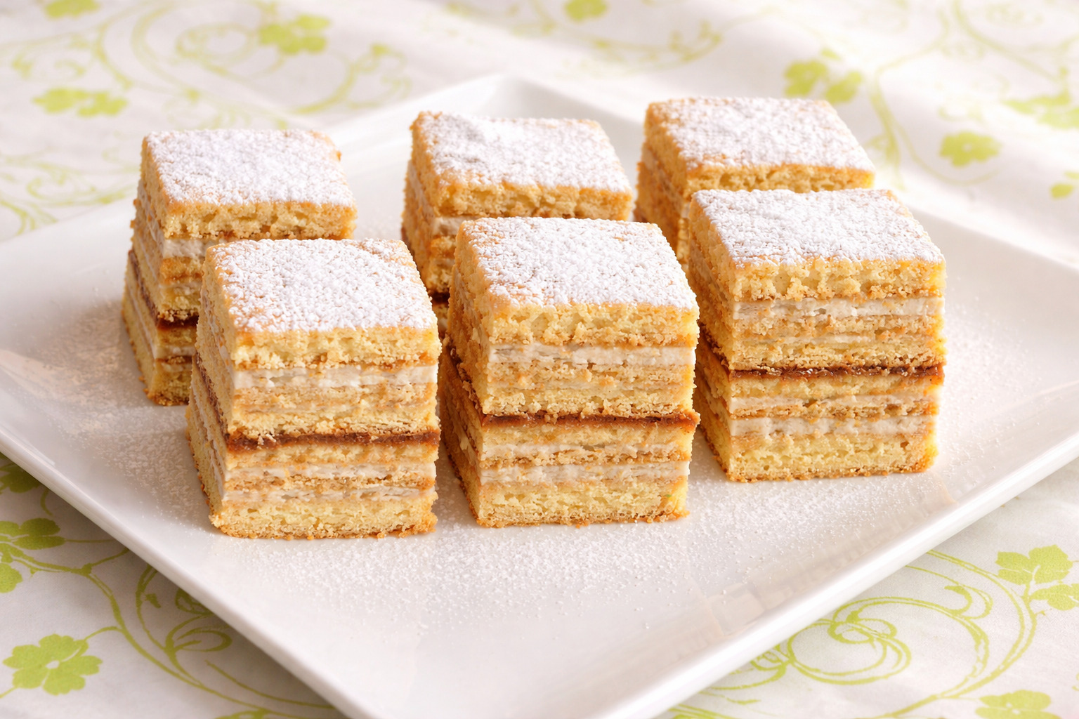 Prajitura cu miere de albine