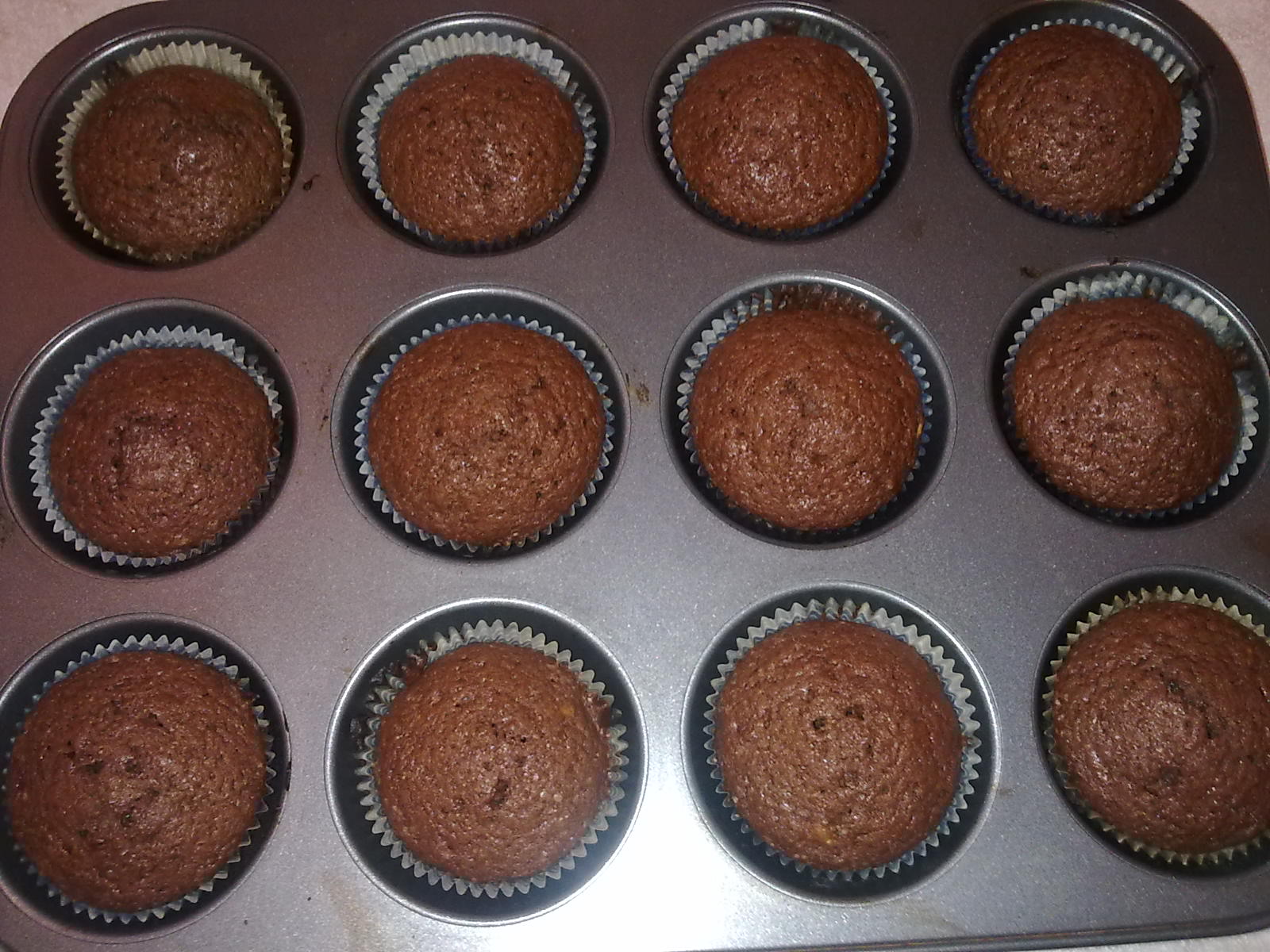 Muffins cu banane,cacao si glazura de ciocolata!!!