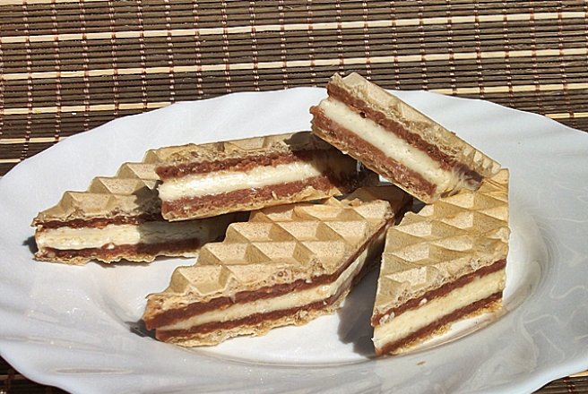 Napolitane cu crema de biscuiti si ciocolata de casa