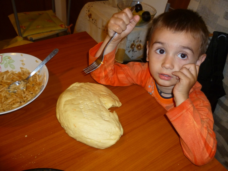 Placinta cu ricotta, mere si stafide