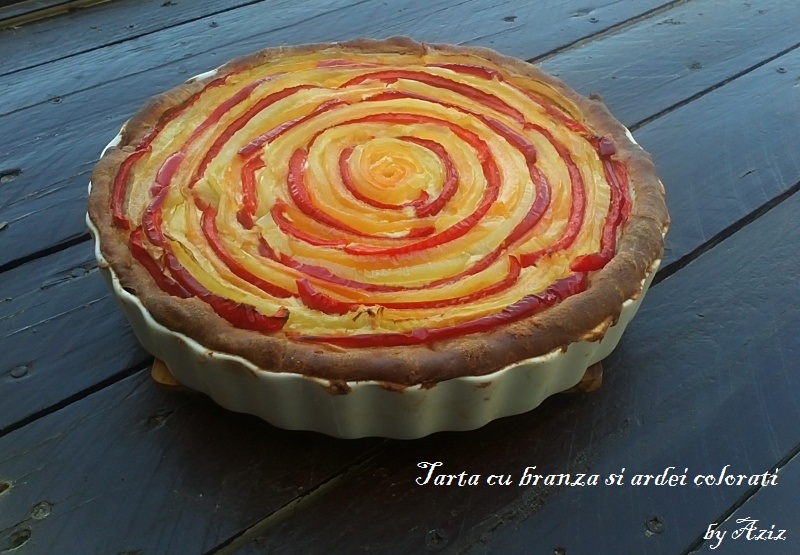 Tarta cu branza si ardei colorati