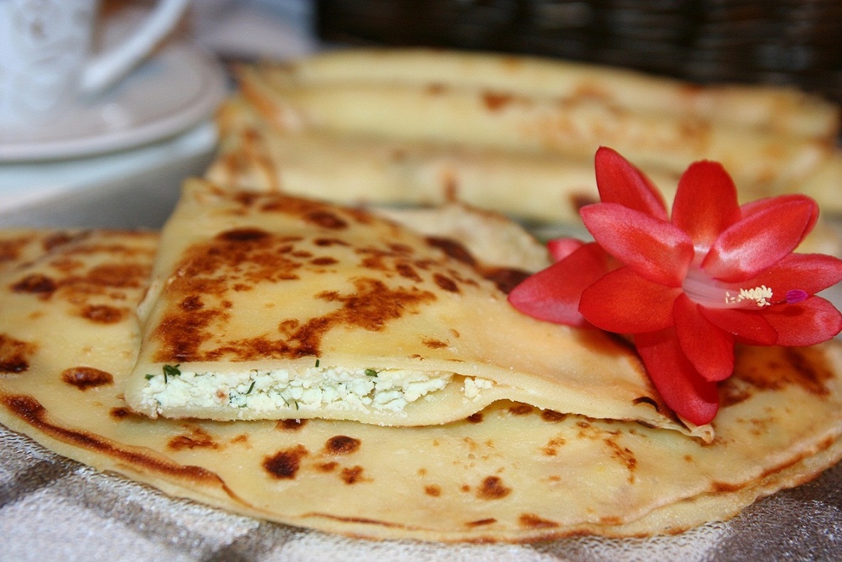 Clatite cu urda si marar