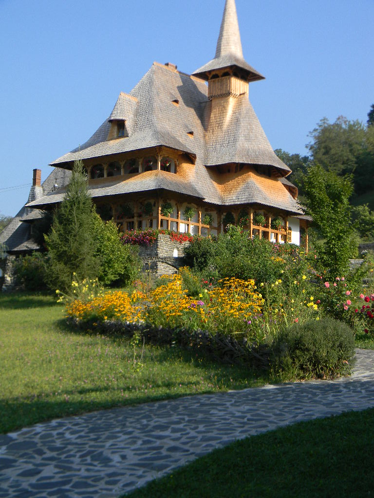 Maramures plai cu flori  - Manastirea Barsana