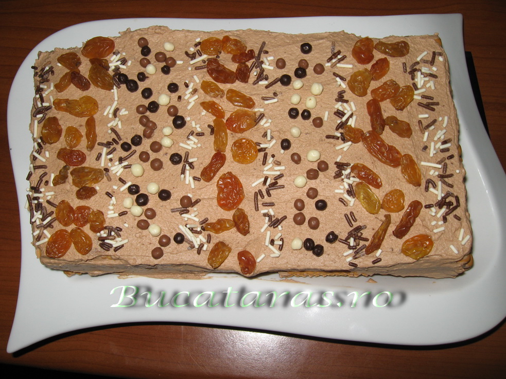 Tort de biscuiti