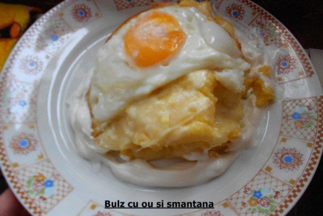 Bulz cu ou si smantana