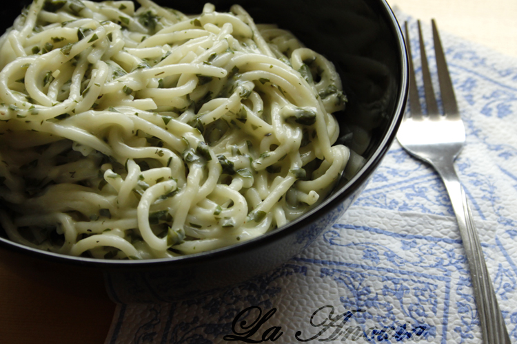 Spaghete cu sos de spanac