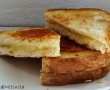 Sandvis prajit cu cascaval (Grilled cheese sandwich)-1