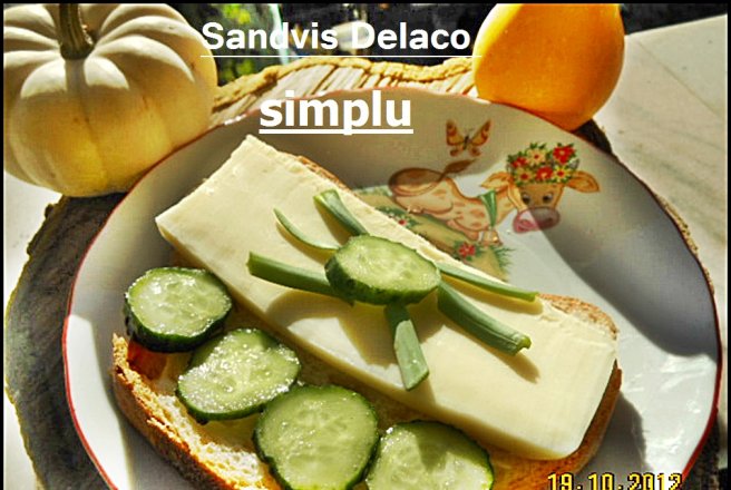 Sandvis Delaco simplu