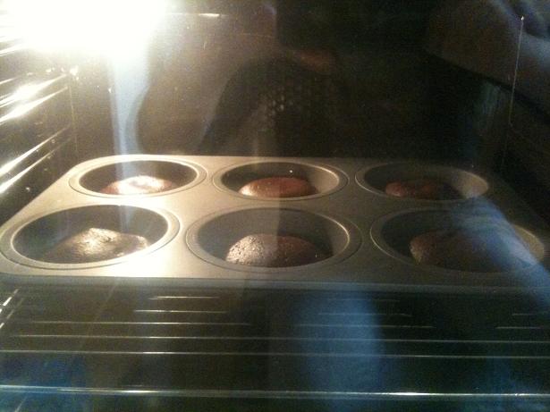 Muffins cu ciocolata si stafide