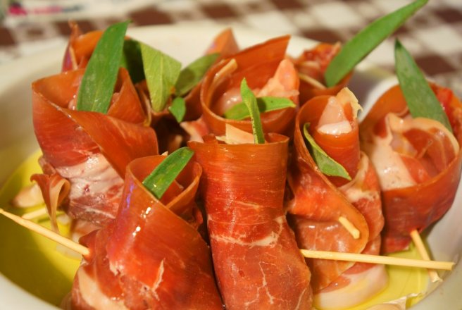 Papiote de jamon cu piept de pui, ficăţei şi salvie