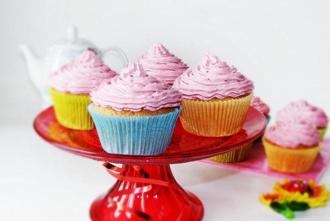 Cupcakes cu crema de visine