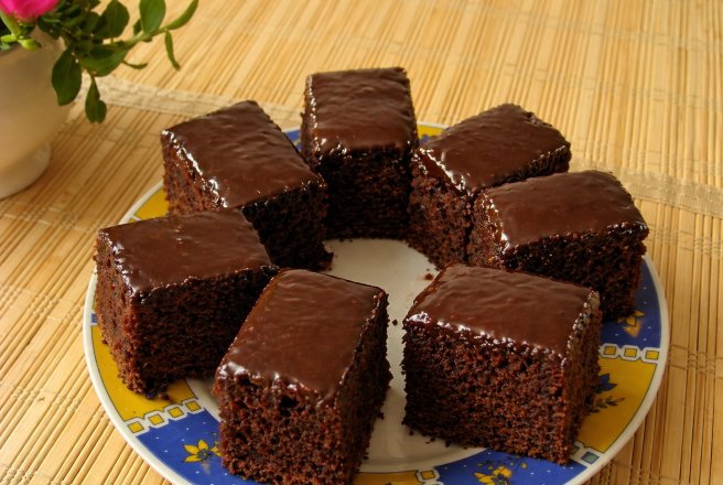 Negresa cu glazura de ciocolata reteta simpla si delicioasa