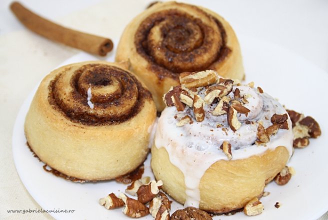 Cinnamon rolls/ Rulouri cu scortisoara