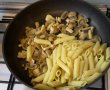 Penne cu piept de pui,ciuperci si smantana-3