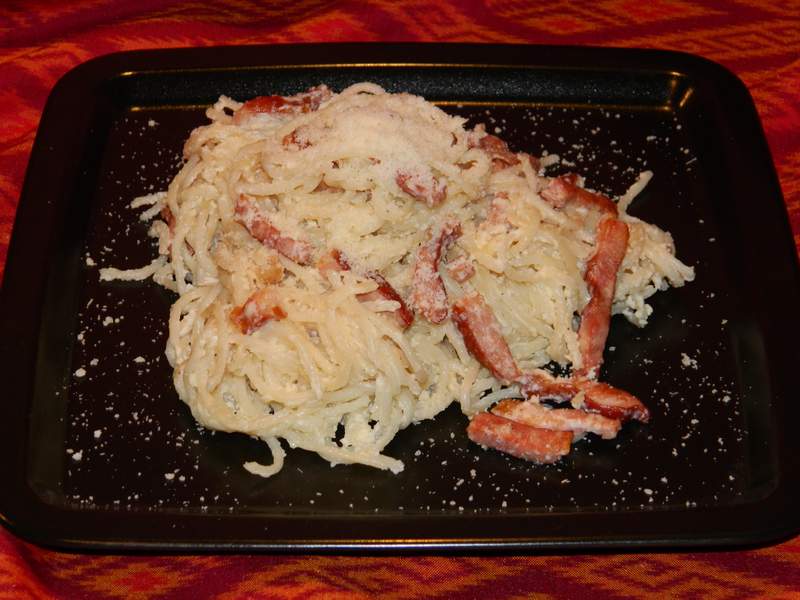 Spaghete carbonara, reţetă cu smantana