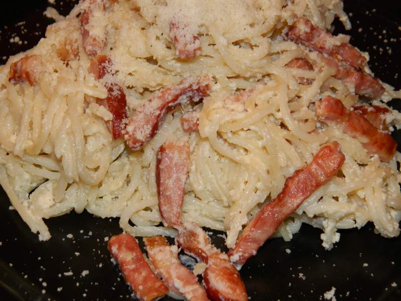 Spaghete carbonara, reţetă cu smantana