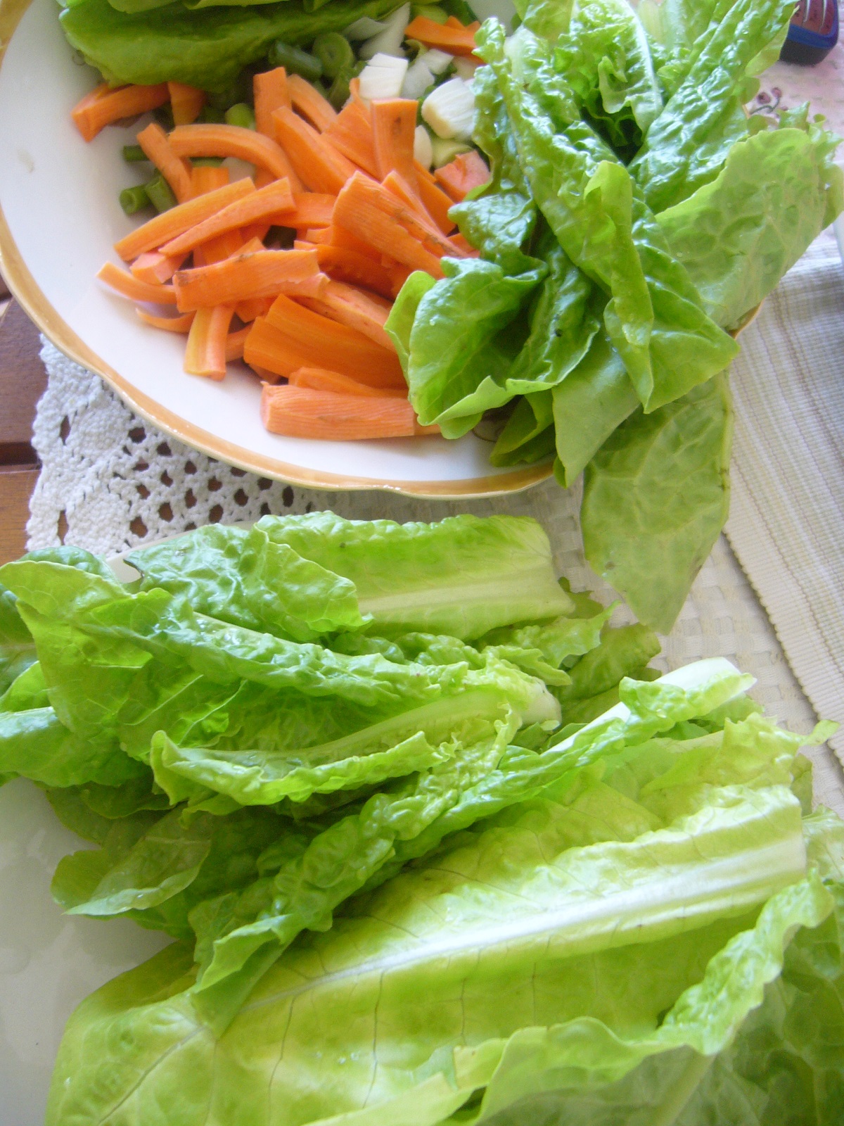 Ciorba de salata cu taitei de casa si smantana