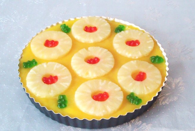 Cheesecake cu ananas si jeleuri