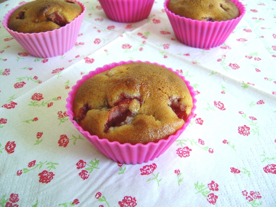 Muffins cu capsuni a la Minichefs