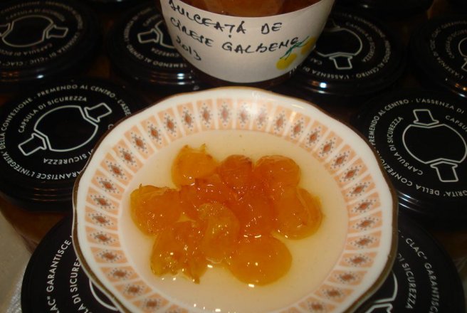 Dulceata de cirese galbene